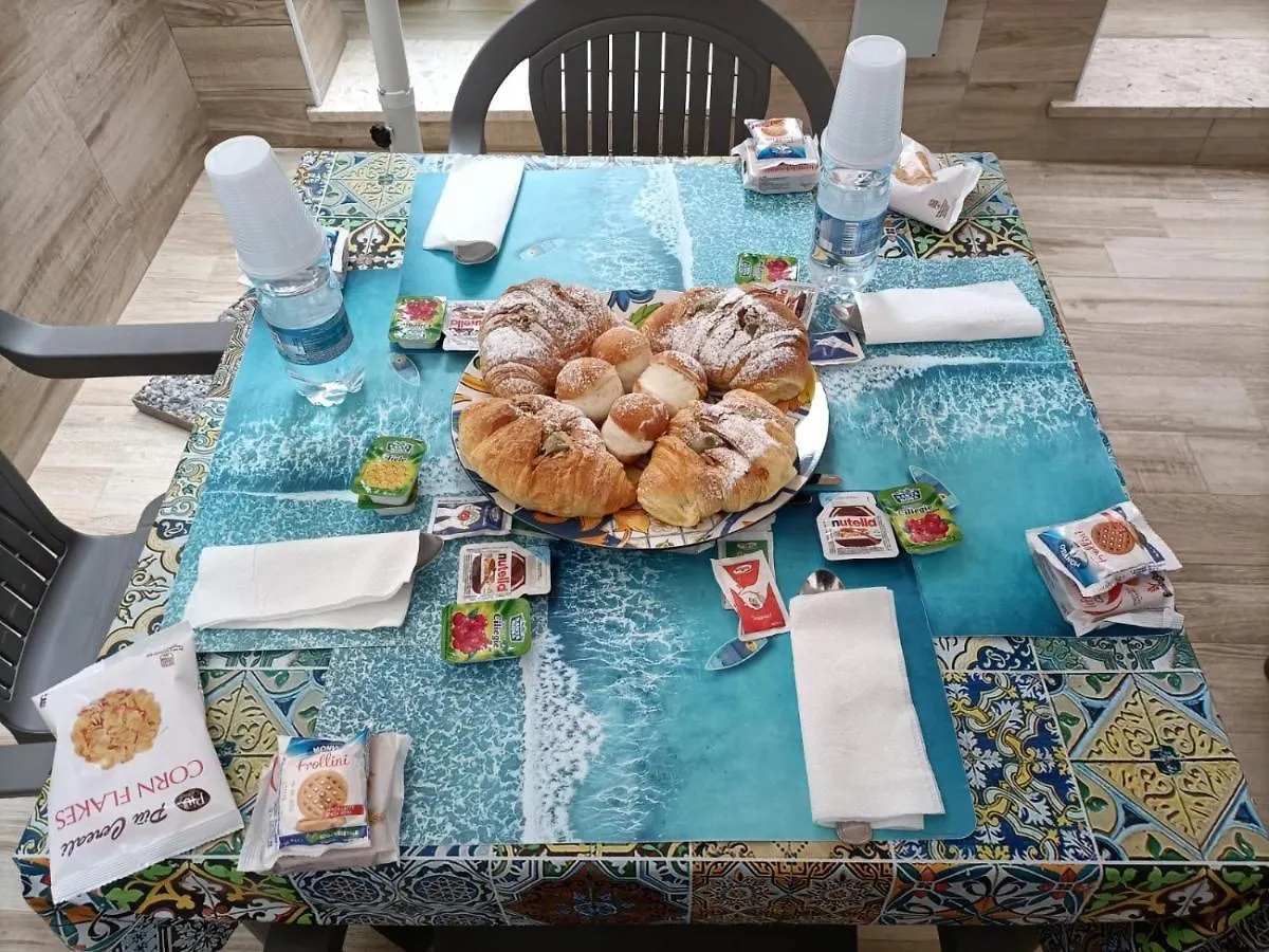 B&B Stella Maris Trapani Centro Couette-café
